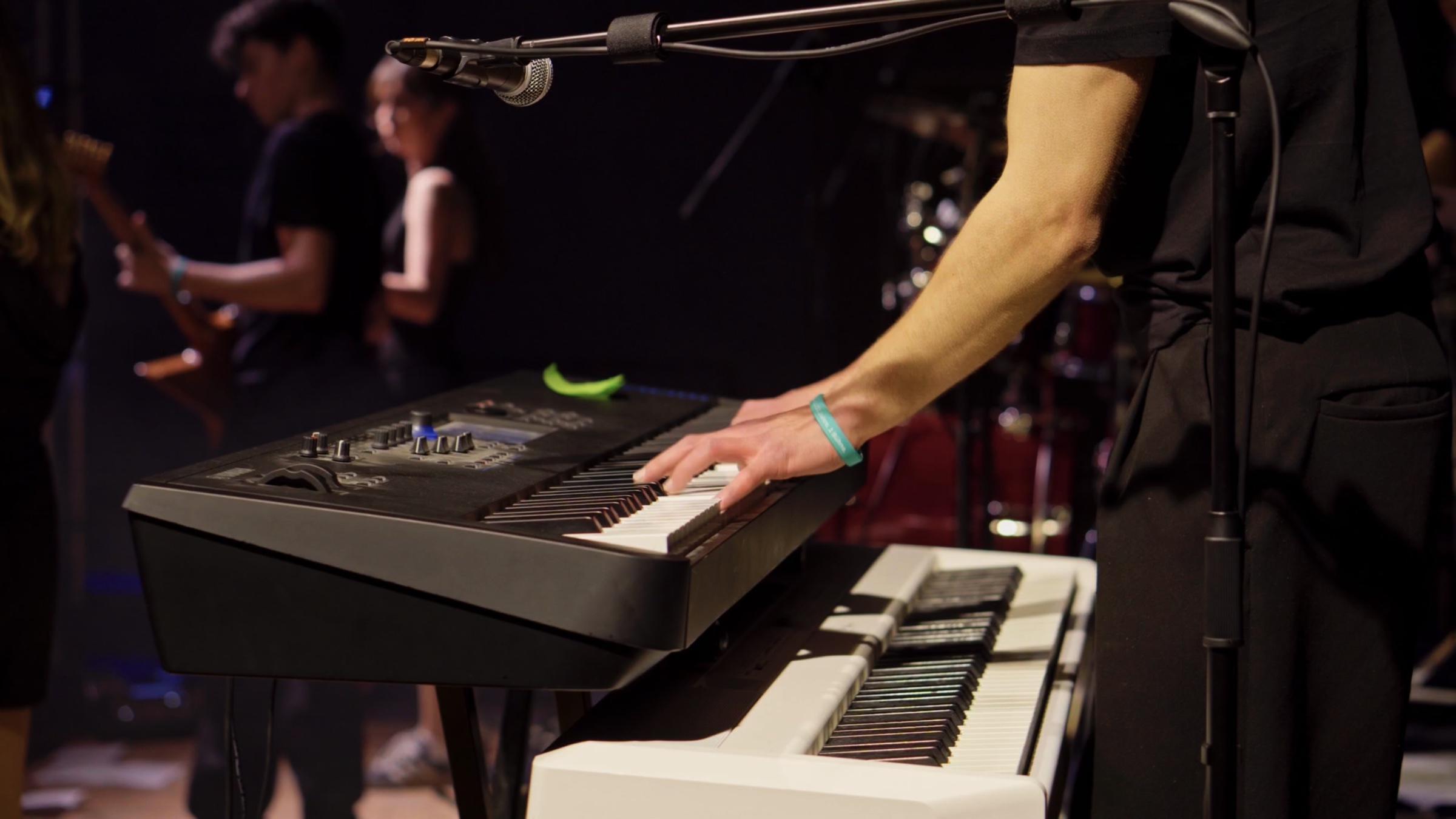 DESIRENCE Keyboard Detail live