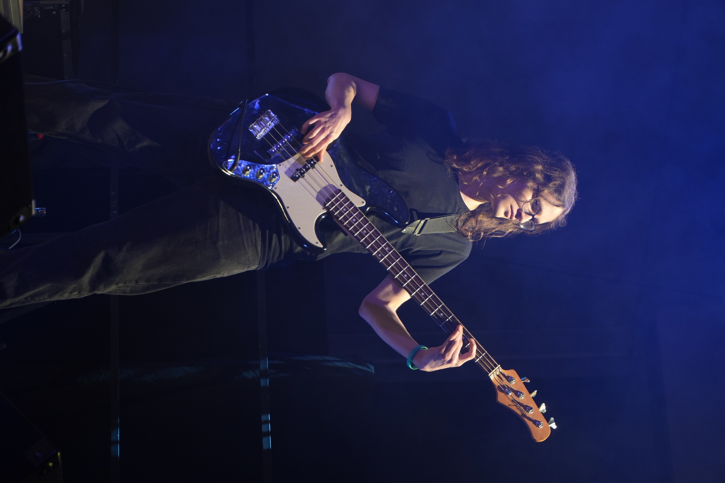 Klemens von DESIRENCE live am Bass